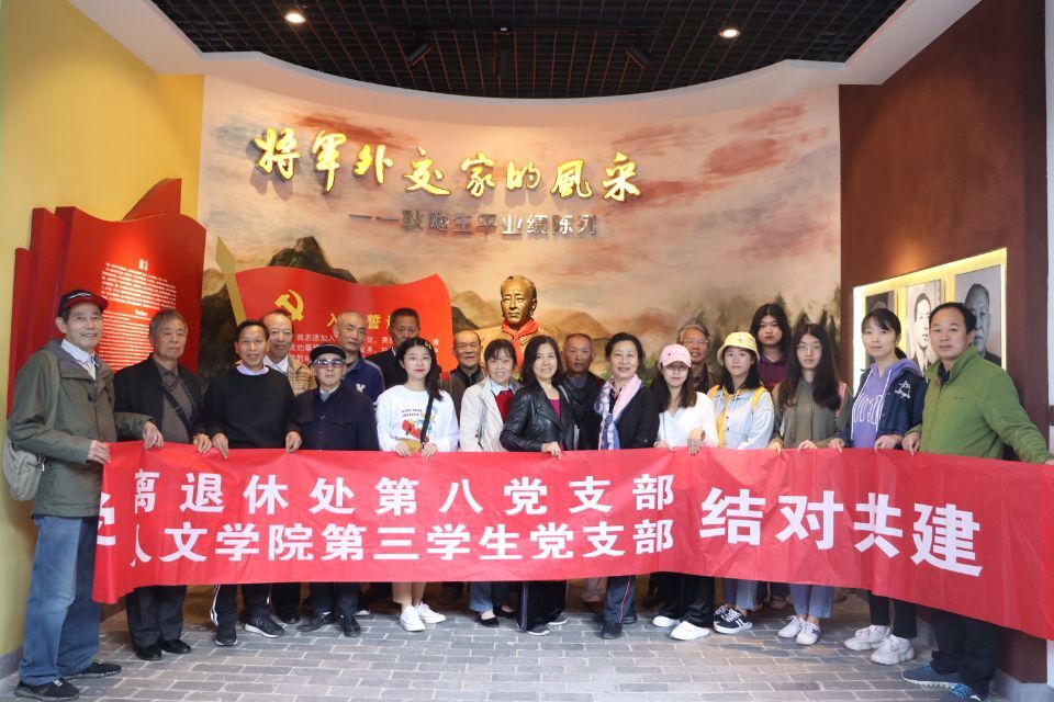 35bcbf37ff774d23b497c2eddaf57ef9.jpg 35bcbf37ff774d23b497c2eddaf57ef9.jpg