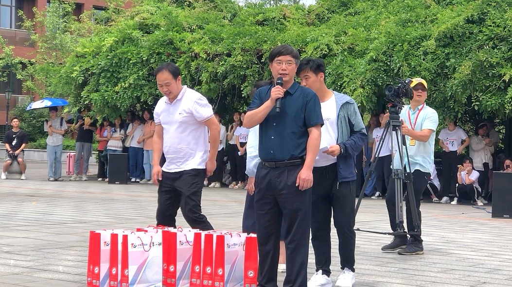 b59be54063b44689b4e1d0b98733432f.png b59be54063b44689b4e1d0b98733432f.png